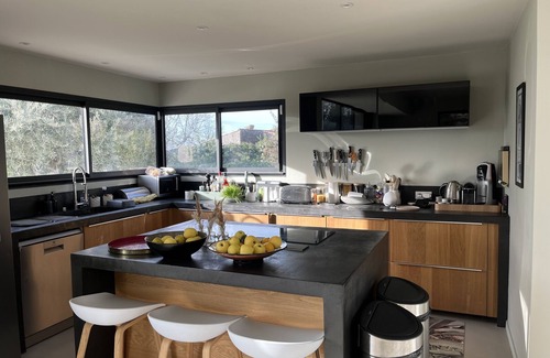 Eguilles Villa | House, pool, 4 or 6 bedrooms, with views of the Aix countryside