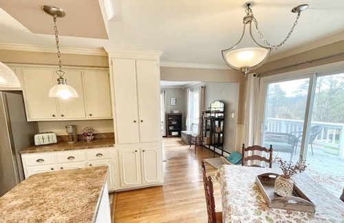 Oneonta House | House & pool 7 mins to Cooperstown All Star Village & Oneonta/Hartwick colleges