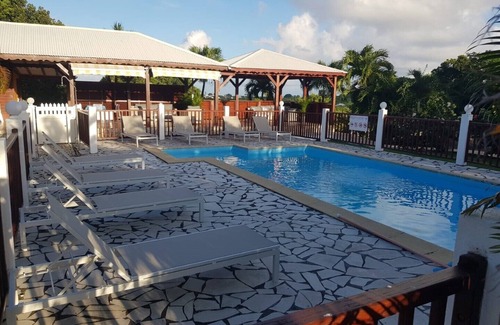 Anse des Rochers House | House robin