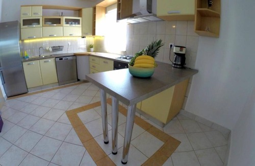 Ljubac House | House Rose with Garden and Pool - Three Bedroom House