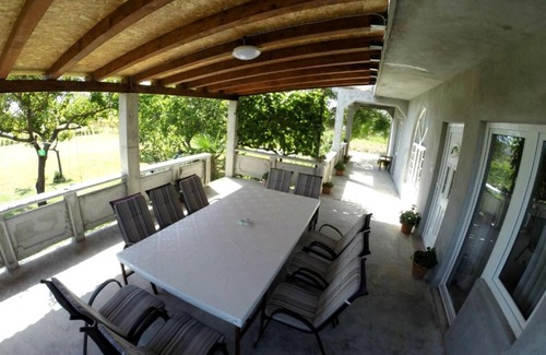 Ljubac House | House Rose with Garden and Pool - Three Bedroom House
