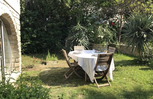 La Plage House | House Roucas. 80m2, large garden Facing the beach