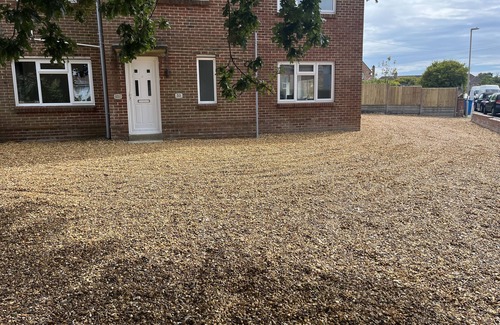Poole House | House - Sleeps 14, onsite parking & pets allowed