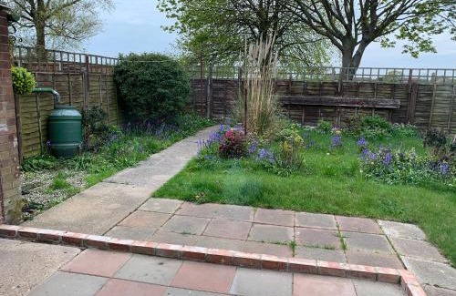 Gorleston-on-Sea House | House - Sleeps 5 parking & private garden