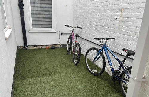 Great Yarmouth House | House - Sleeps 6 - Garden - Seaside - Pet Friendly