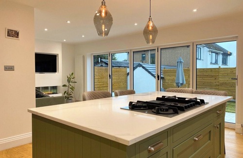 Chapeltown House | House - Sleeps 9 & Private Garden