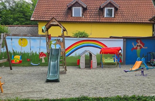 Avrig House | House - Sleeps up to 11 hot tub & free parking