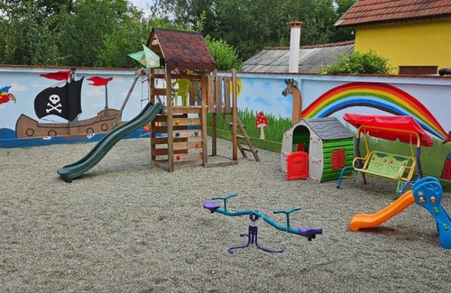 Avrig House | House - Sleeps up to 11 hot tub & free parking