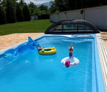 Avrig House | House - Sleeps up to 11 hot tub & free parking