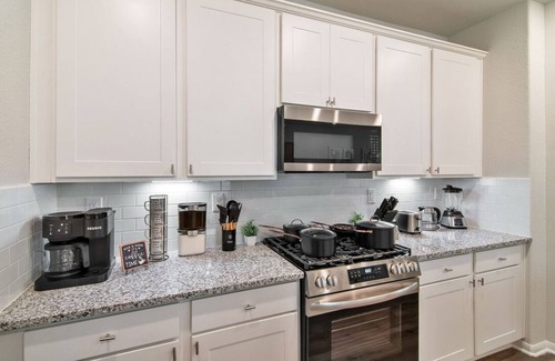 Magnolia House | House Star Wars Themed w/Arcade Garage Room - 5 bedrooms near The Woodlands