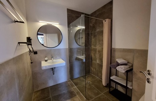 Muritz House | House-Superior-Ensuite with Bath-Garden view-9-Zimmer Denkmal-Haus