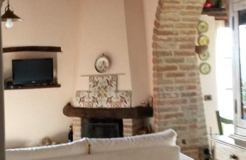 Gioiella House | House surrounded by the Tuscan-Umbrian countryside. Lake view. private garden. Pool.