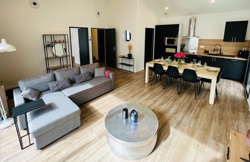 Lagord House | House T4 Air-conditioned with Jacuzzi in Lagord