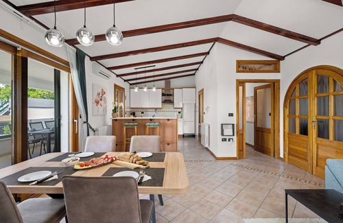 Trgetari House | House Trget (91781-K1) - Trget