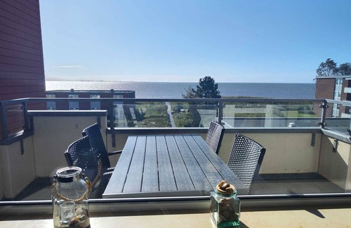 Wyk auf Foehr Apartment | House Uthlande 17, living with a sea view!