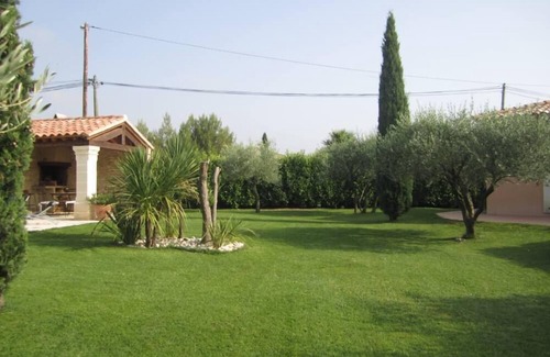 Montaren-et-Saint-Mediers Villa | House/Villa - Uzès