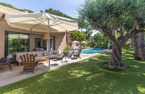 La Croix-Valmer Villa | House/Villa - SAINT-TROPEZ