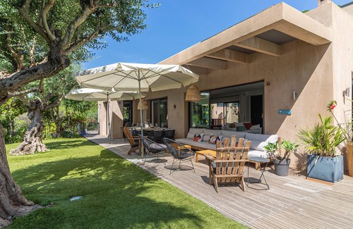 La Croix-Valmer Villa | House/Villa - SAINT-TROPEZ
