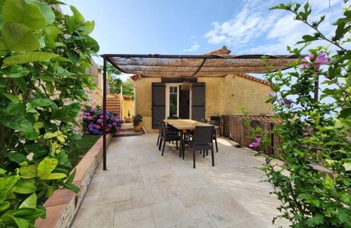 Rayol-Canadel-sur-Mer House | House with sea view for 4/6 people, 10 minutes walk from the beach