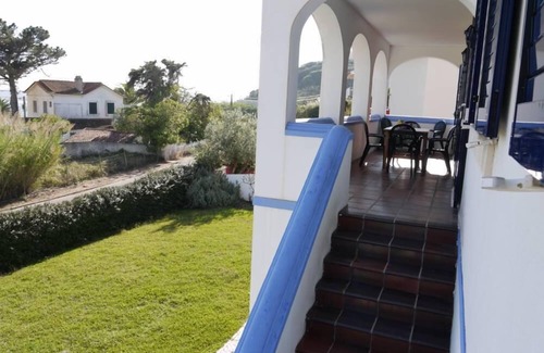Sao Martinho do Porto House | House with garden