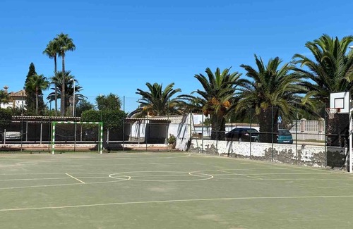 Roquetas de Mar Ski Chalet | House with 2 bedrooms, 2 bathrooms, terrace, in spectacular urbanization