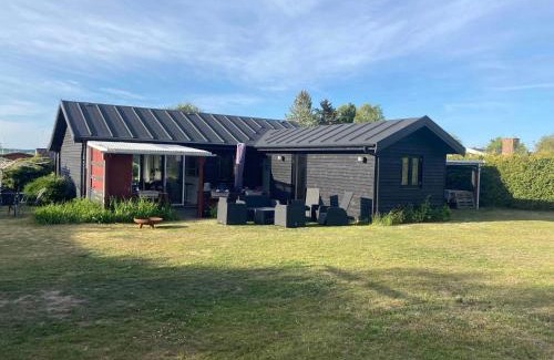 Kongsnæs House | House With A Beautiful View Of The Sea And Bogø