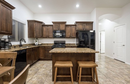 Las Cruces House | House with Community Pool and Putting Green