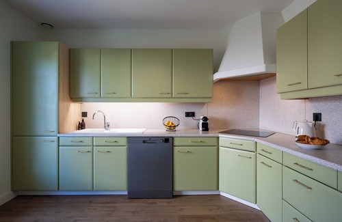 Mareuil-sur-Ay House | House with enclosed canal-side garden. Pets welcome!