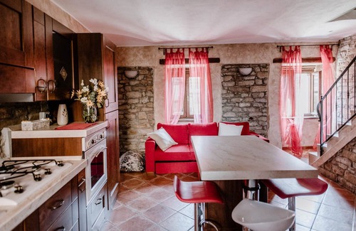 Rocchetta Belbo House | House with garden and terrace, ideal for groups