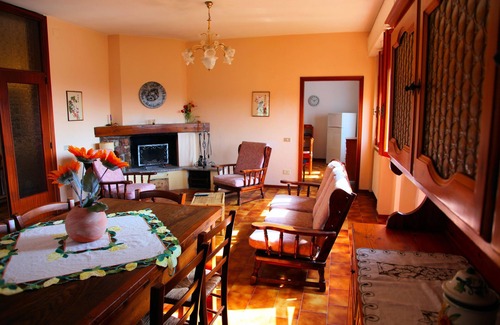 Monteverdi Marittimo Apartment | HOUSE WITH GARDEN ON THE TUSCAN HILLS about 20 minutes from the sea WI-FI FREE