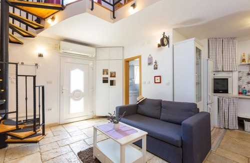 Loborika House | House with jacuzzi, for 2-4 people, pets allowed