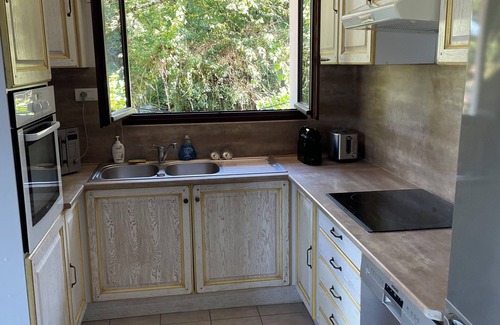 Saint-Pierre-de-Curtille House | House with panoramic lake view, 2 steps from the beach