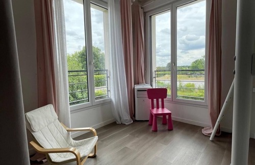 Vert-Saint-Denis House | House With Private Pool