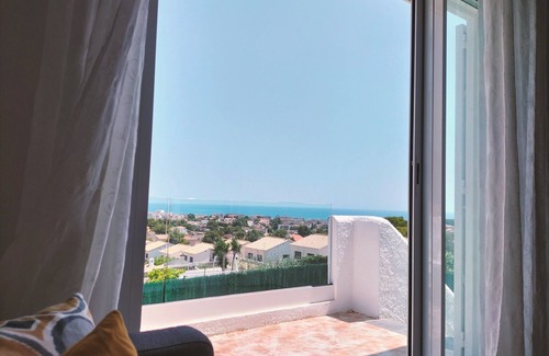 Cunit House | House with private pool and ocean view