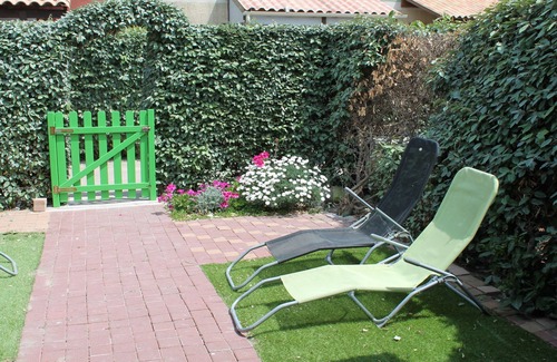 Le Barcares House | House with small garden.