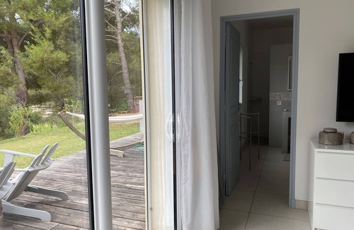 Auriol House | House with view and pool