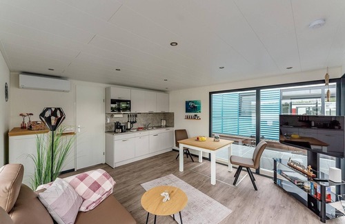 Oberhavel Apartment | Houseboat for 2 guests with 35m² in Zehdenick (248131)