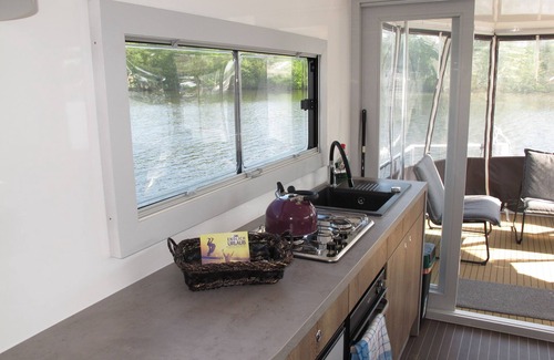 Oberhavel Apartment | Houseboat for 4 guests with 25m² in Hennigsdorf (264894)