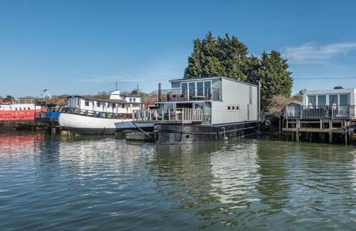 Ryde Bed & Breakfast | Houseboat Harbourside View