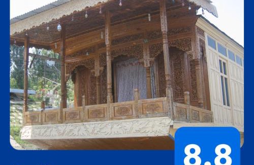 Srinagar Boat Rental | Houseboat Sweet Star