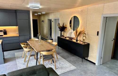 Jarovce House | Houseboat with touch of luxury