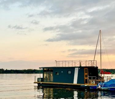 Zegrze Poludniowe Boat Rental | Houseboat Zegrze