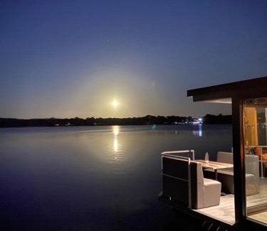 Middelaar House | Houseboats Mookerplas met dakterras