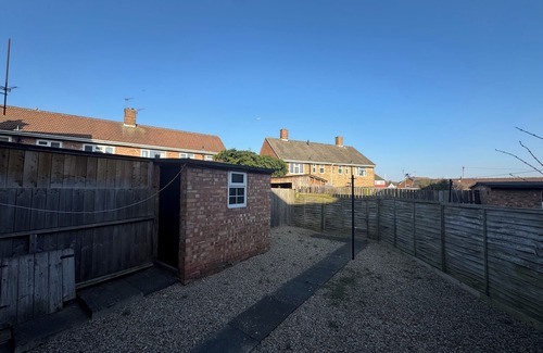 Stockton-on-Tees House | HouseSleeps5-Riverfront-Parking-Garden-Contractors