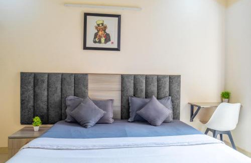 Gurugram Hotel | Housr Sector 43 Gurgaon Near Global Foyer Mall