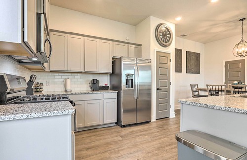 Central Southwest House | Houston Escape w/Patio < 13 Mi to Downtown!