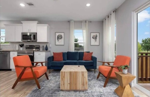 Northside House | Houston Hideaway: Tub Sanctuary