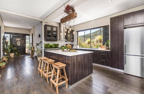 Hout Bay Villa | Hout Bay Coastal Villa with Mountain Views