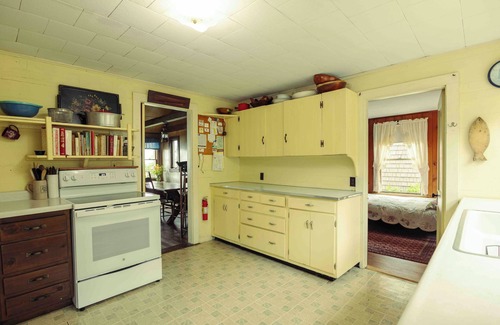 Mid-Coast and Islands House | Howard Family Cottage with Casco Bay Sunset Views!