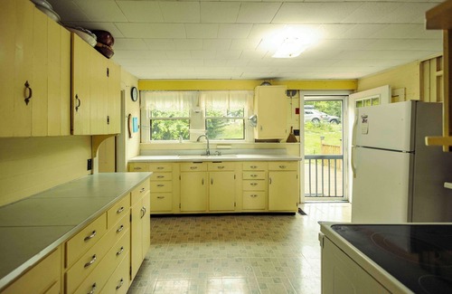 Mid-Coast and Islands House | Howard Family Cottage with Casco Bay Sunset Views!
